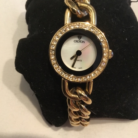 ✨ Croton Stainless Steel Gold Tone Swiss Quartz Watch ✨ - Picture 8 of 8